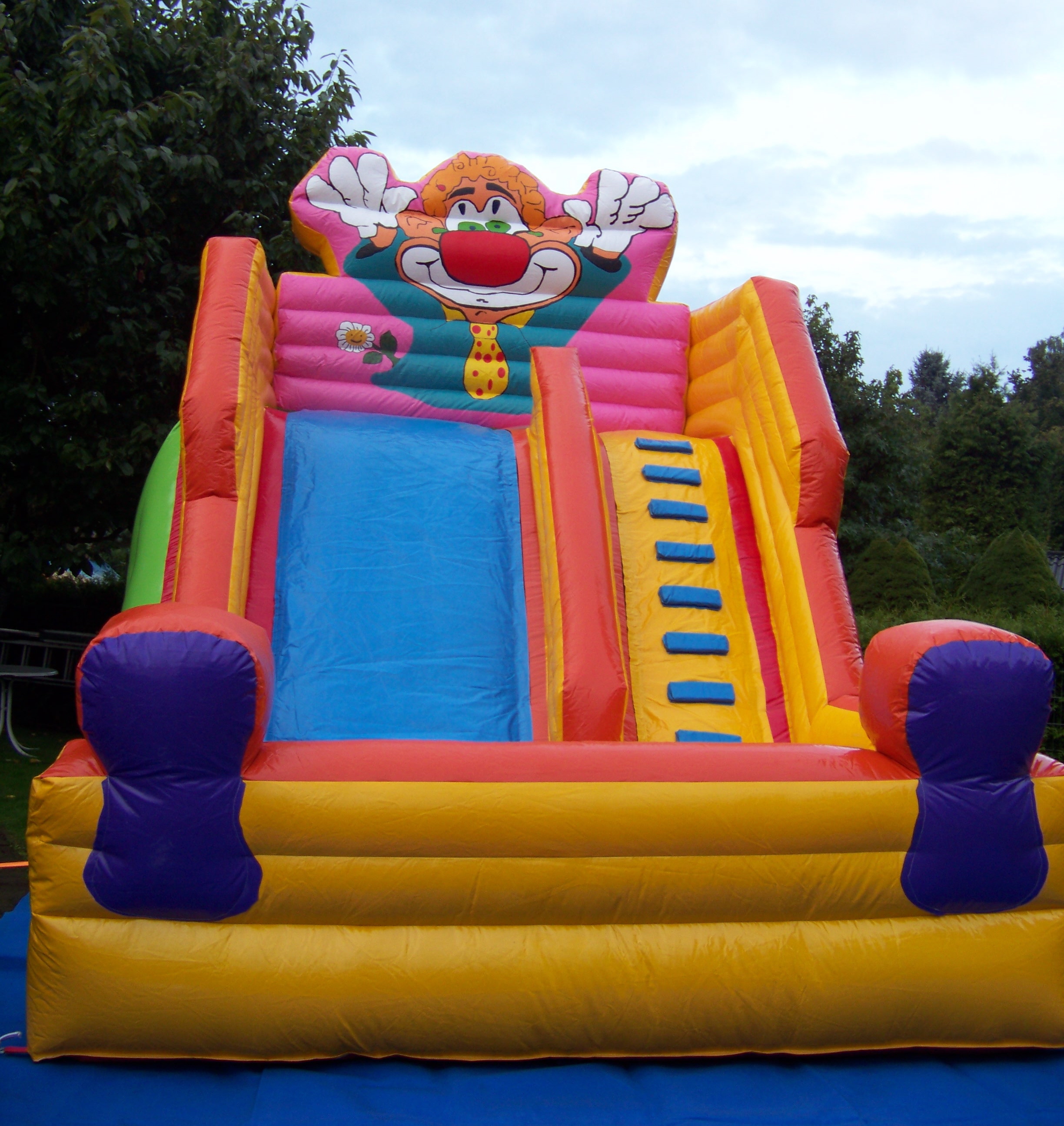Hüpfburg Rutsche Clown für Kinder Hüpfburg Rutsche Clown für Kinder